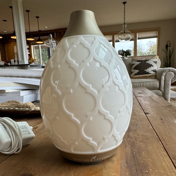 Young living essential oil diffuser - Picture 9 of 13